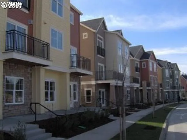 10805 NE Red Wing Way Unit 201 - Thumbnail 2