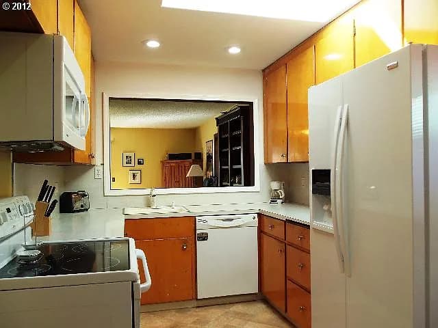 9831 SE 44th Ave - Thumbnail 6