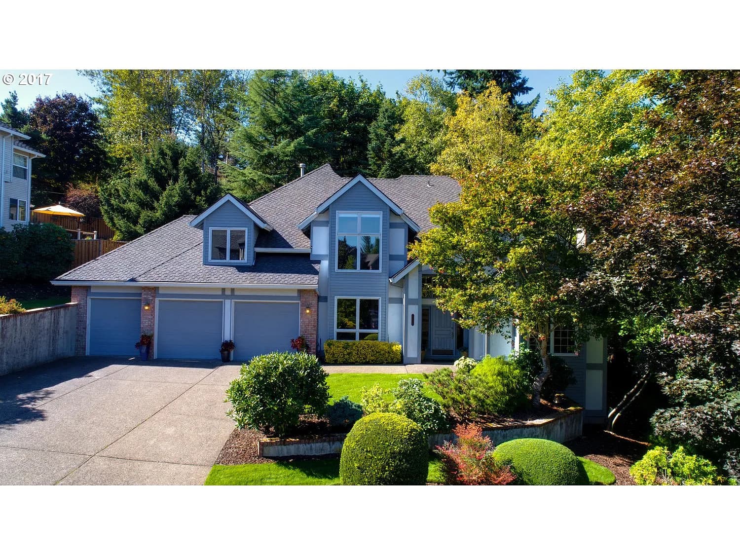 1335 Stonehaven Dr - Thumbnail 2