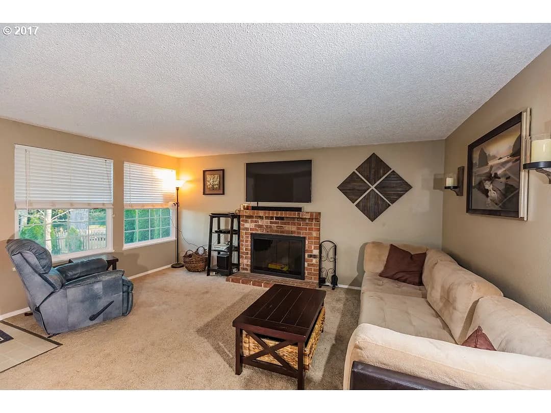18361 Willamette Dr - Thumbnail 2