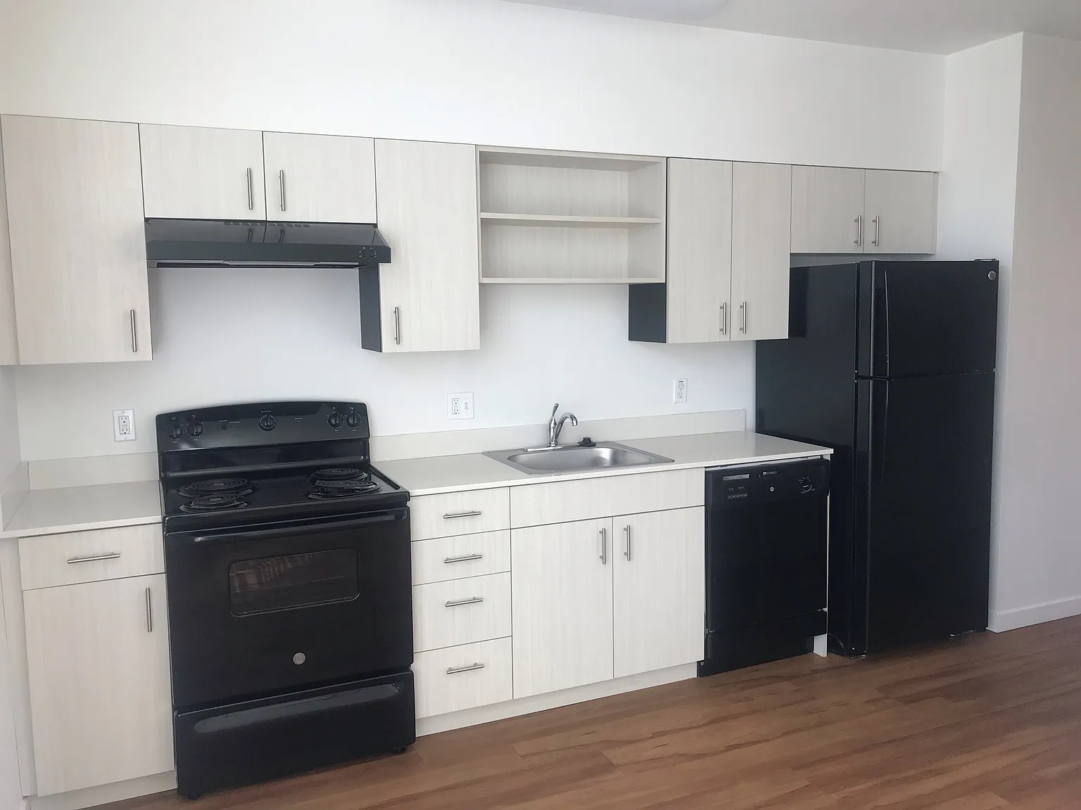 10506 E Burnside St #0B-1BA-600SQFT - Thumbnail 5