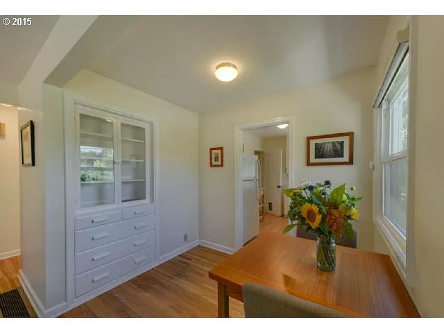 4330 SE Woodward St - Thumbnail 5