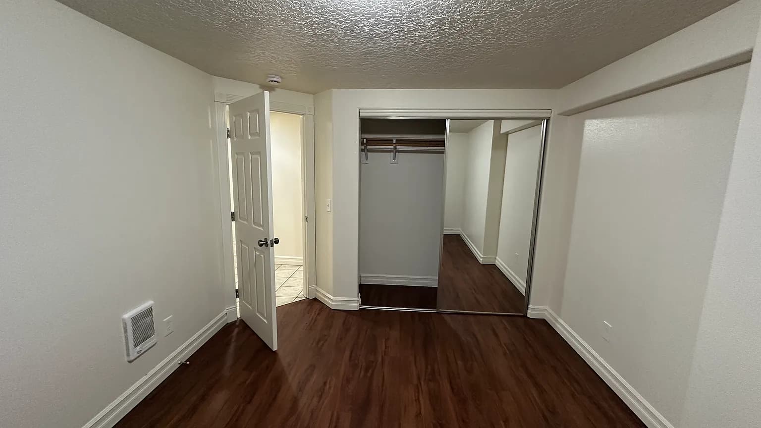 15616 SE Division St UNIT 1 - Thumbnail 3