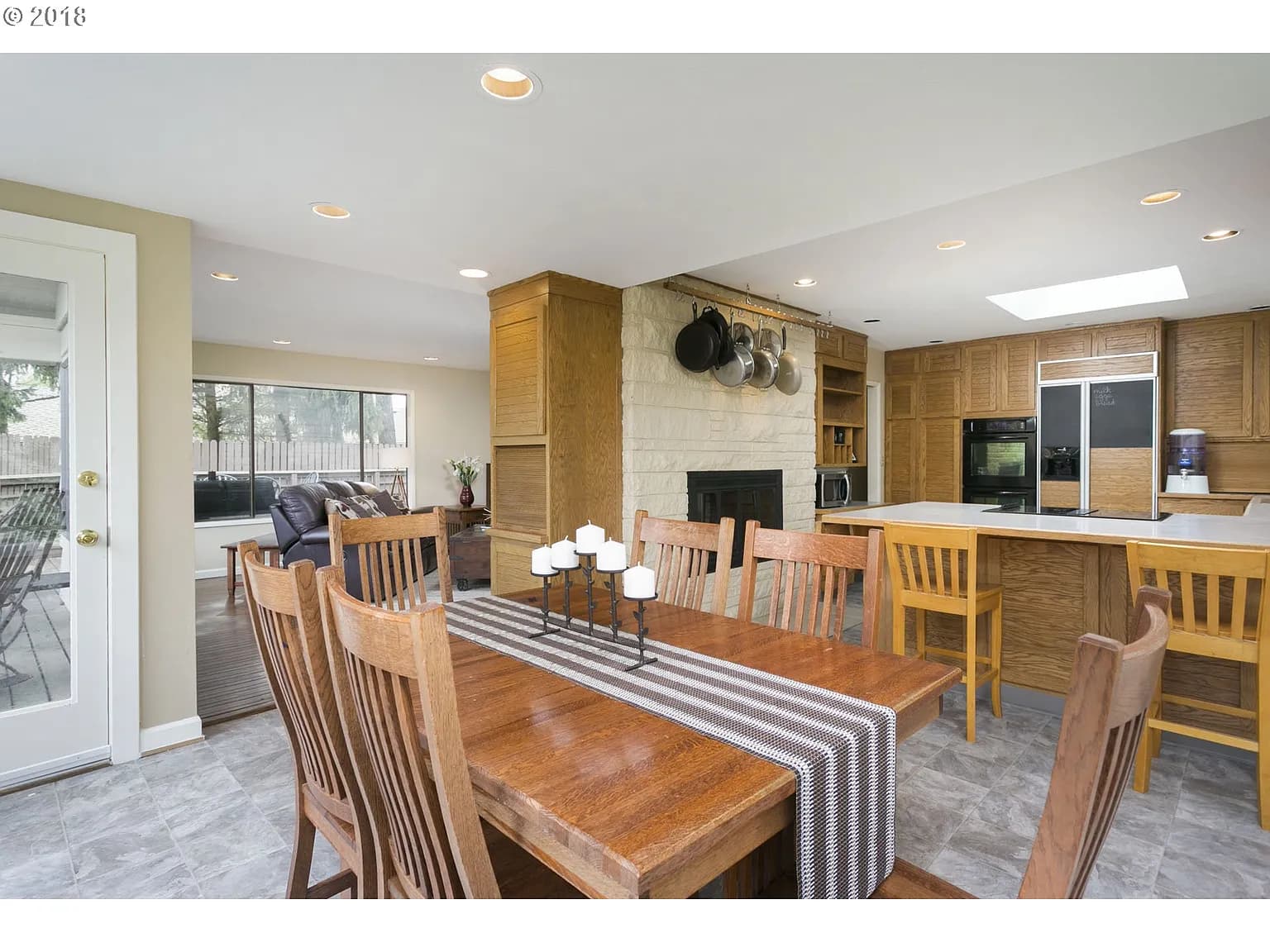 1921 Valley View Dr - Thumbnail 6