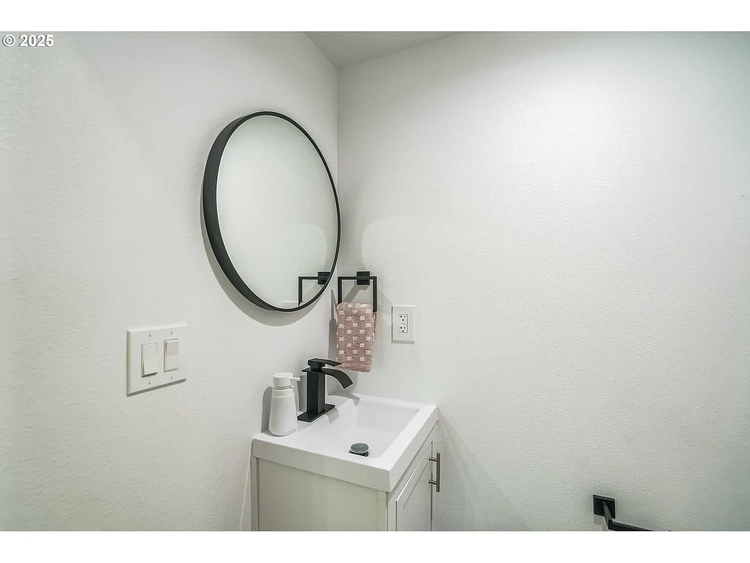 18891 Upper Midhill Dr - Thumbnail 5