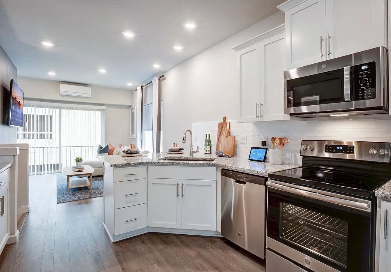 8879 SW Elena Ln - Thumbnail 3