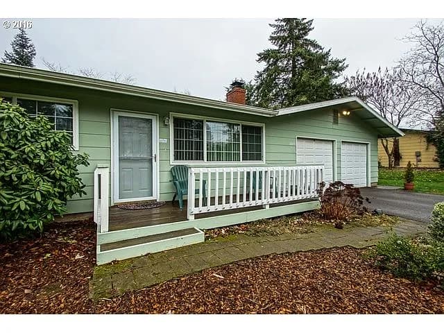 12275 SW Summer St - Thumbnail 3