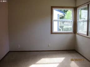 9918 SE 43rd Ave - Thumbnail 4