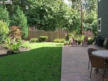 5201 SE Roethe Rd - Thumbnail 2