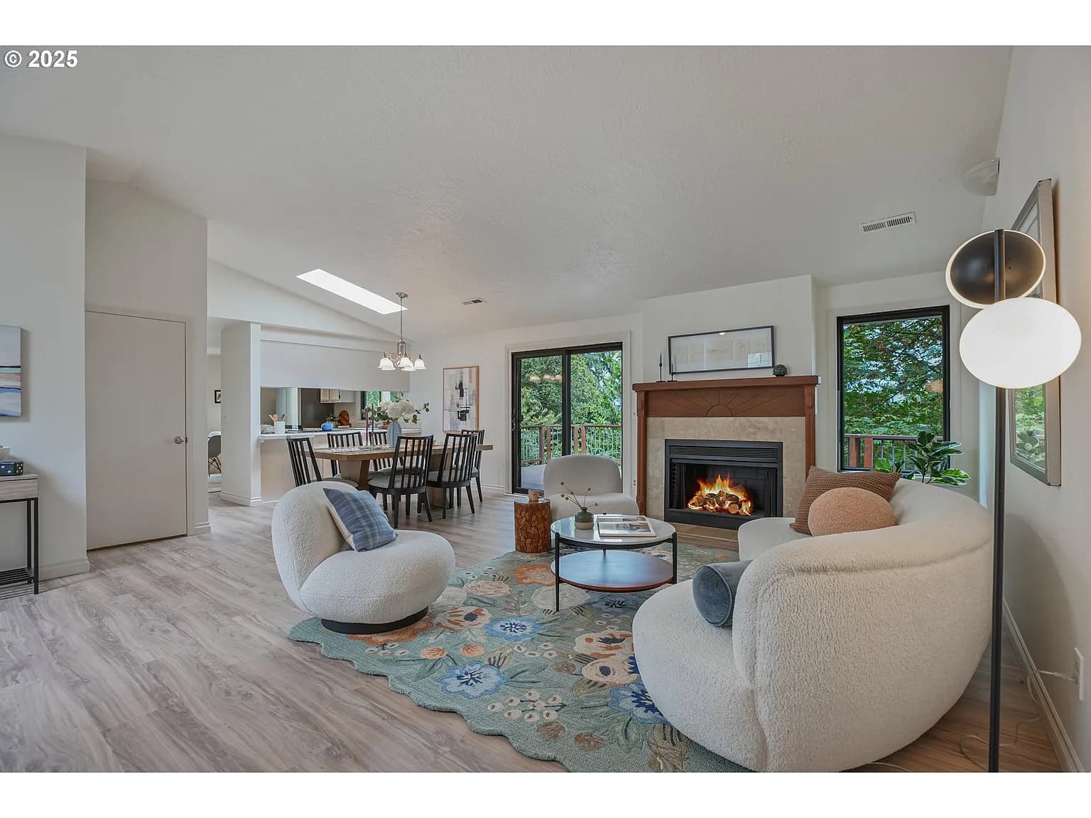 17911 Hillside Dr - Thumbnail 3