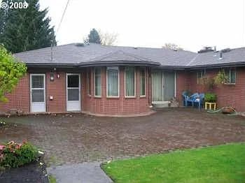 4305 SE Fieldcrest St - Thumbnail 3