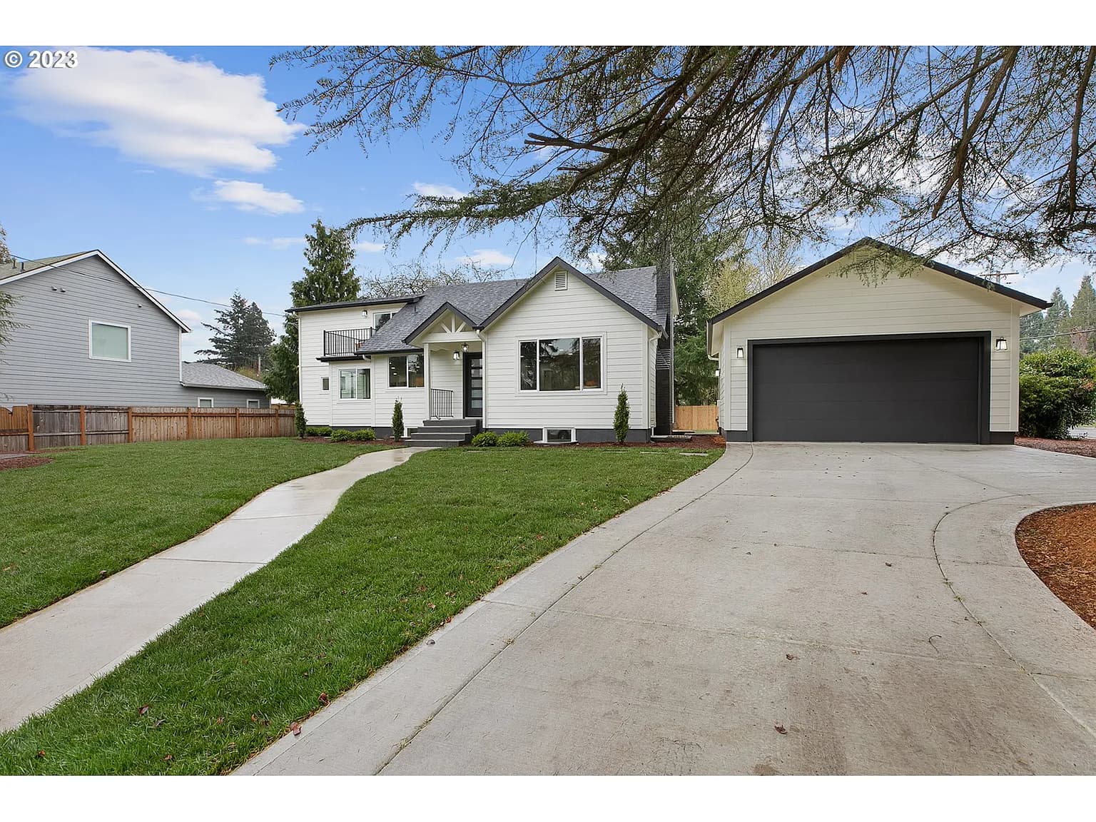 4300 SE Logus Rd - Thumbnail 2