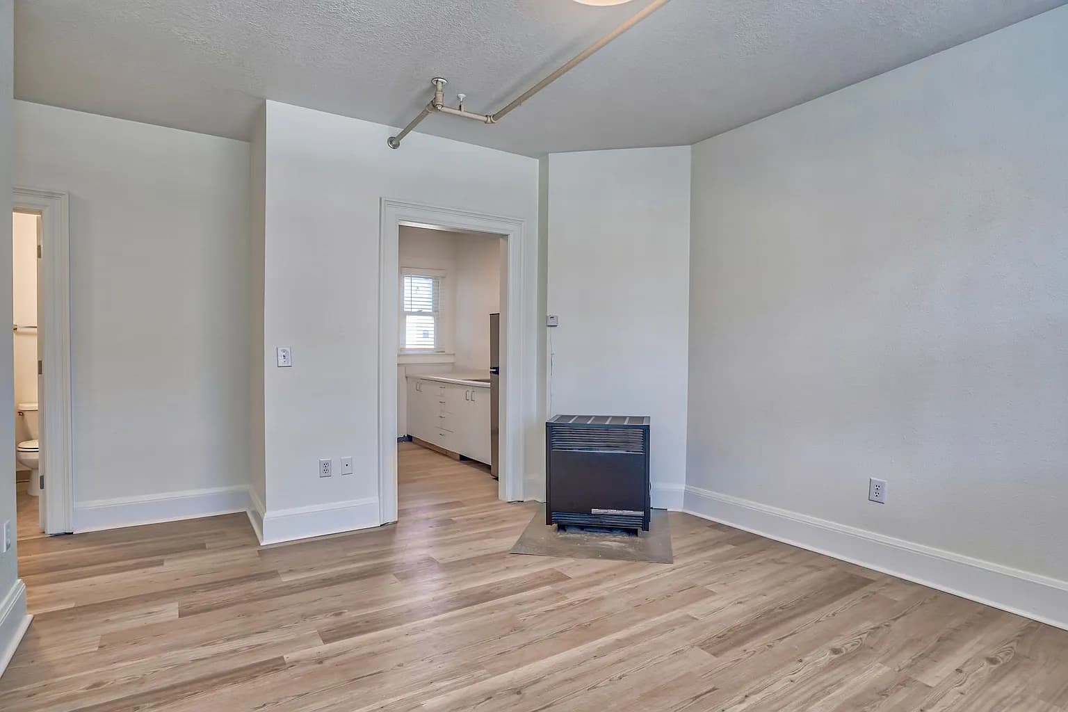 1129 SW Columbia St #31 - Thumbnail 3