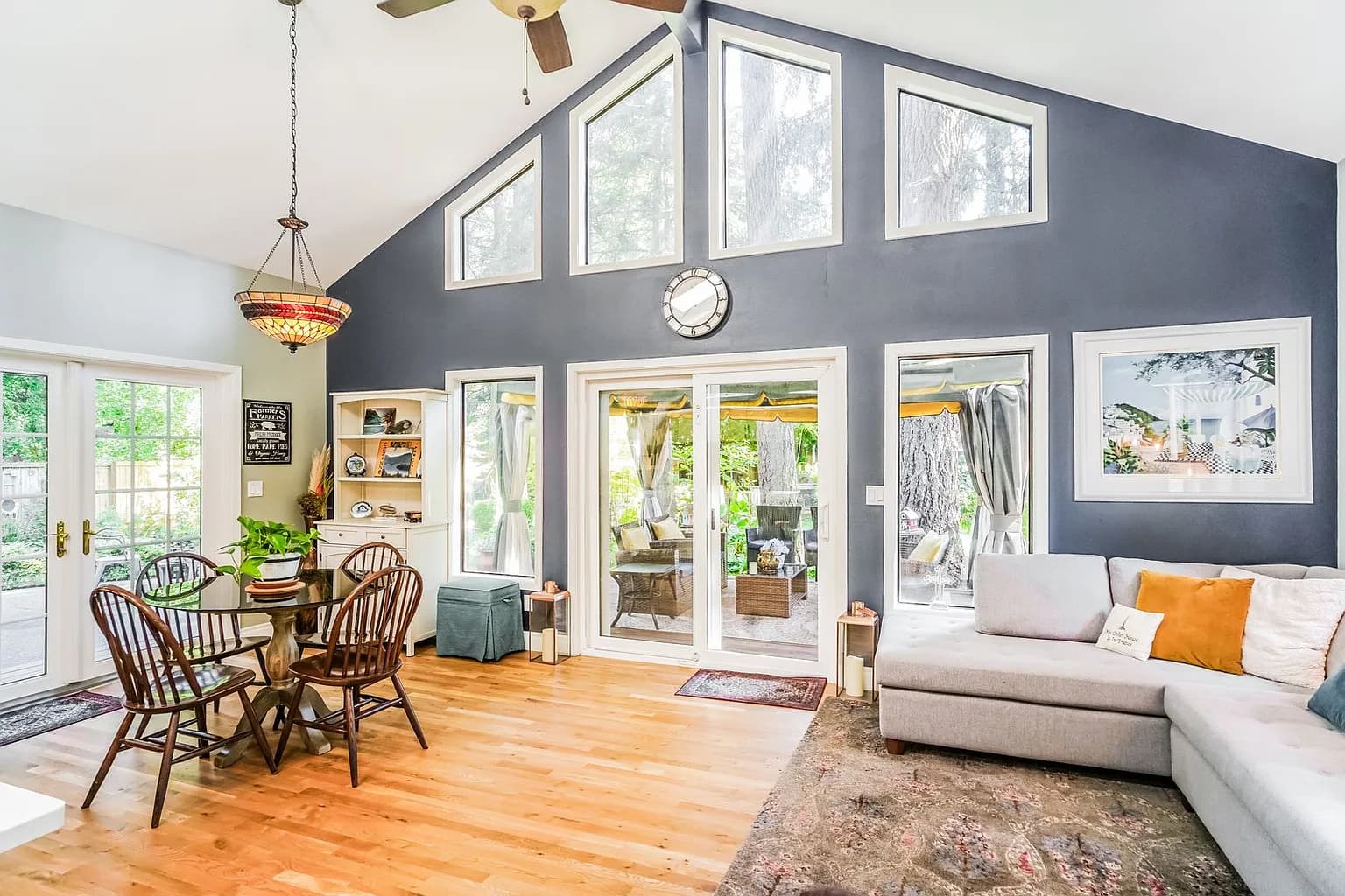 6221 Nokomis Ct - Thumbnail 3