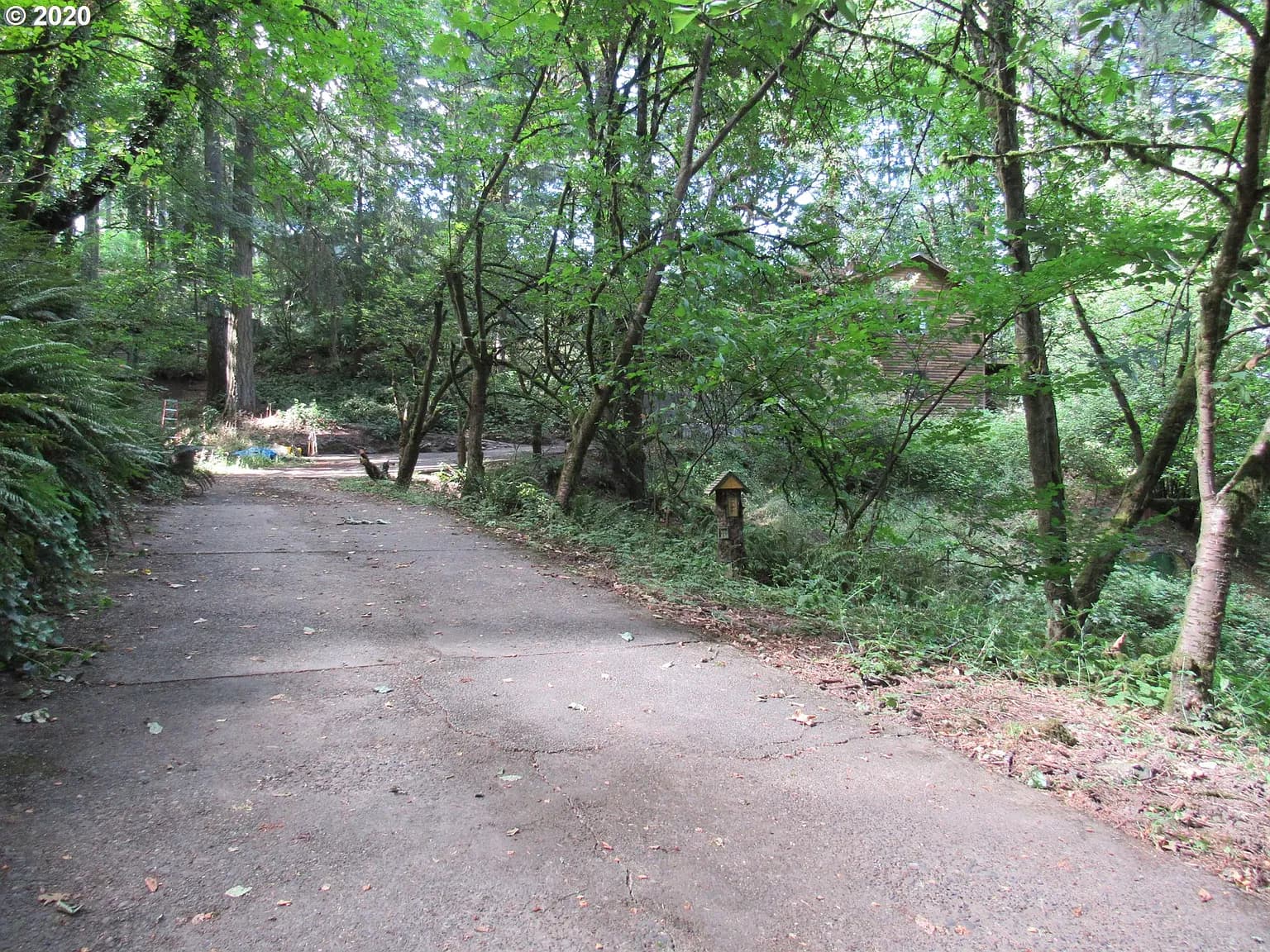 2325 Marylhurst Dr - Thumbnail 3