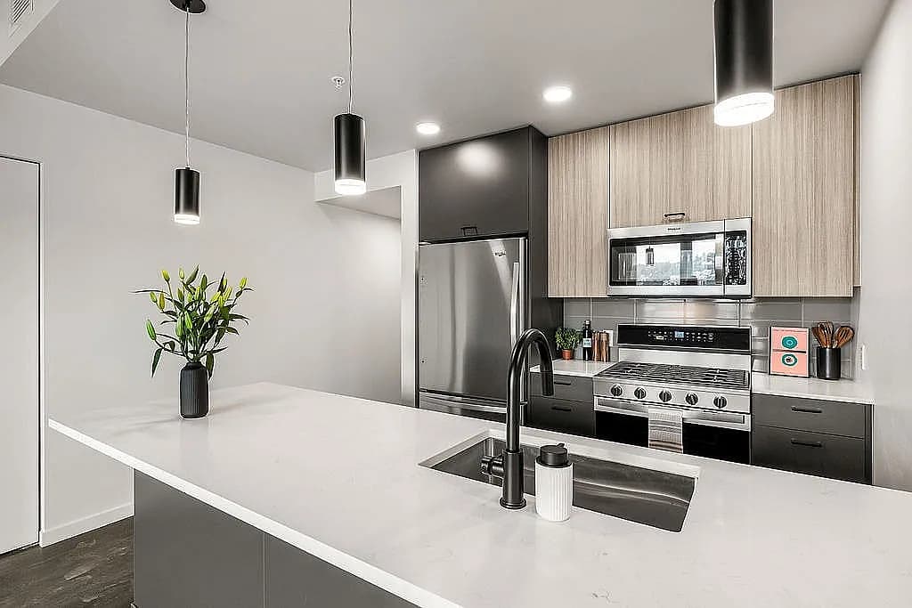 1640 SW Yamhill St #2110 - Thumbnail 3