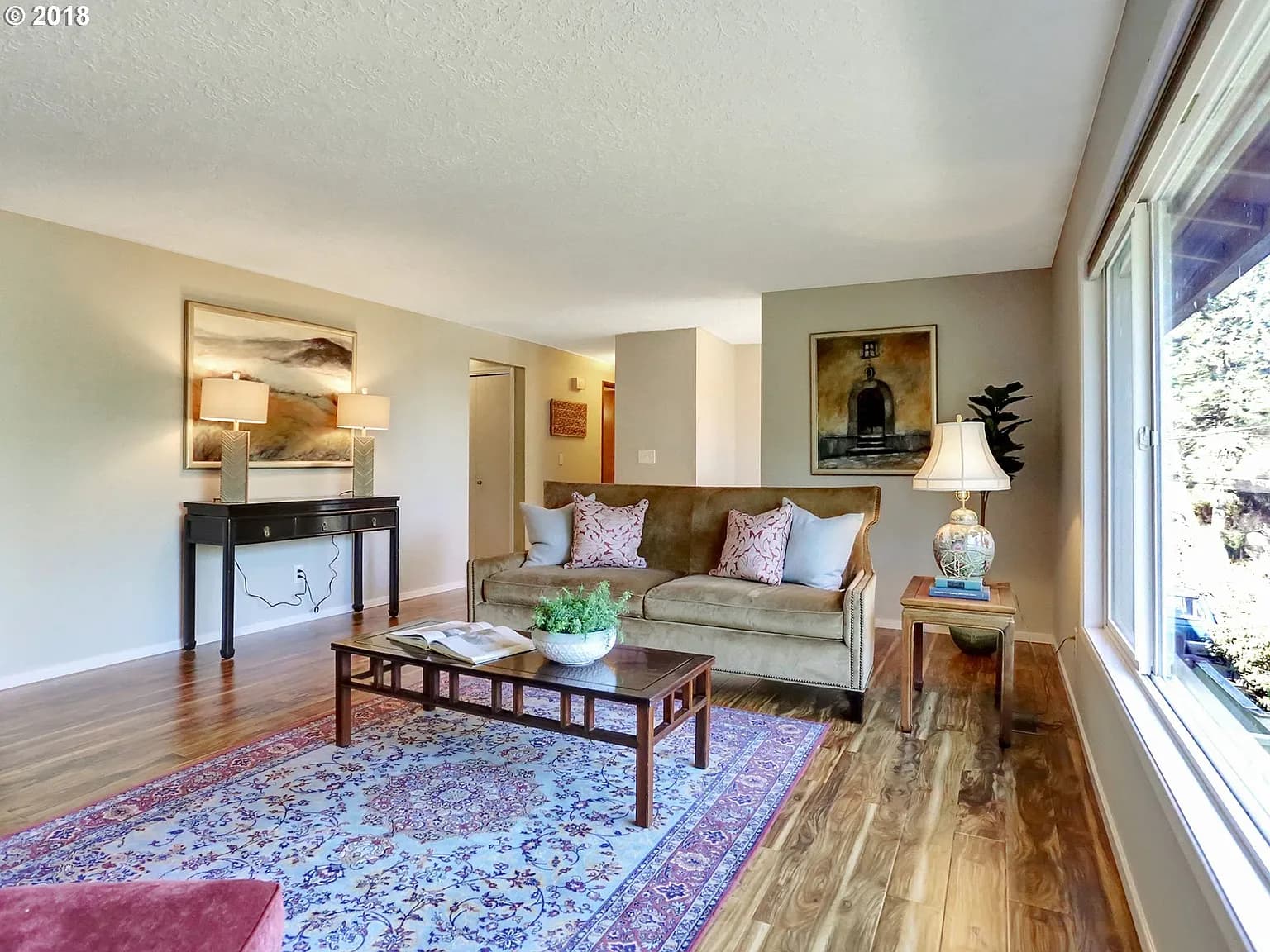 1710 Hillcrest Dr - Thumbnail 3