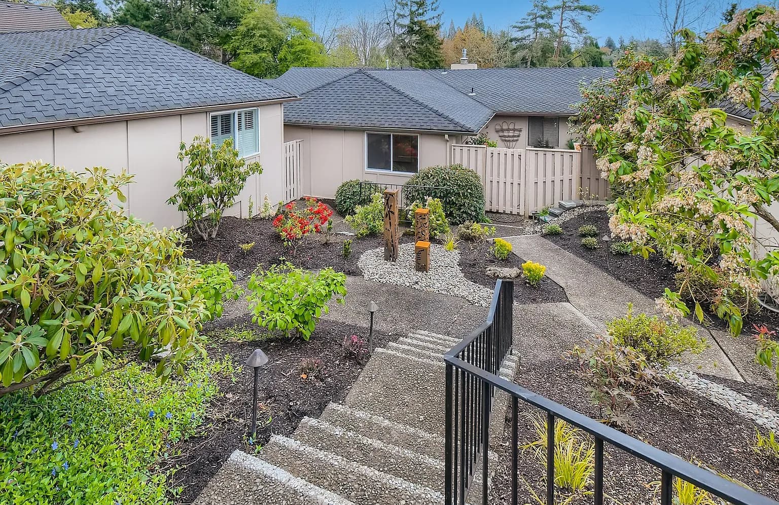 32 Condolea Dr - Thumbnail 2