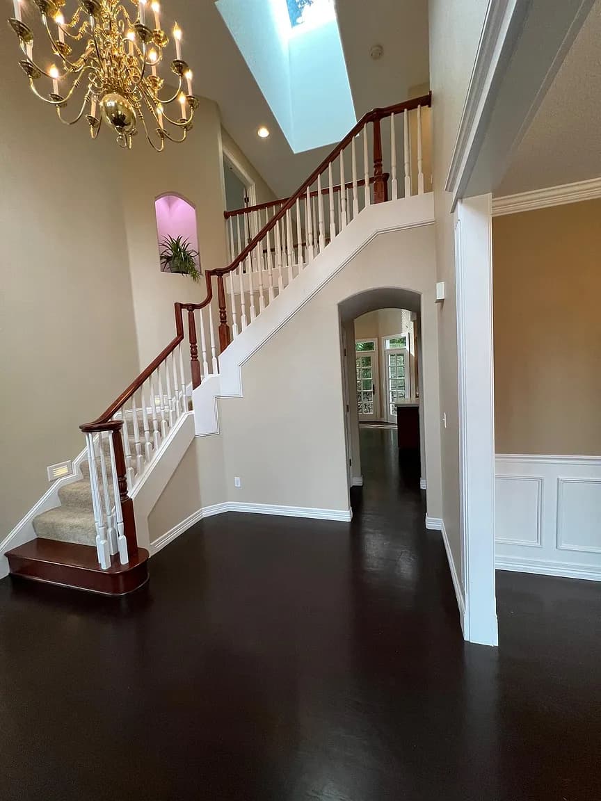 2227 Parkview Ct - Thumbnail 2