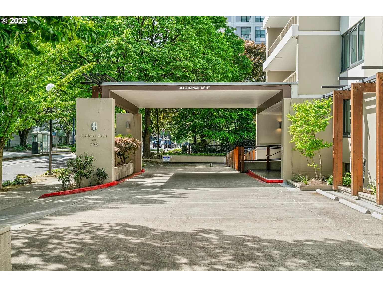 255 SW Harrison St APT 7G