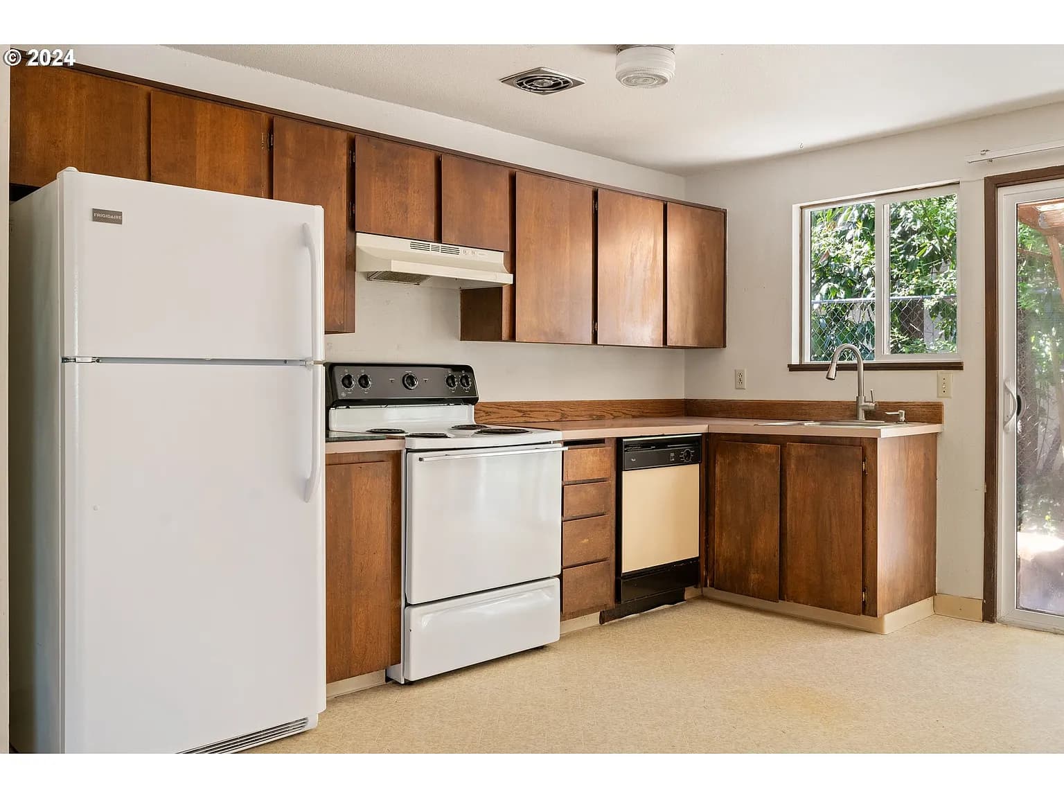 18616 Midhill Cir - Thumbnail 6