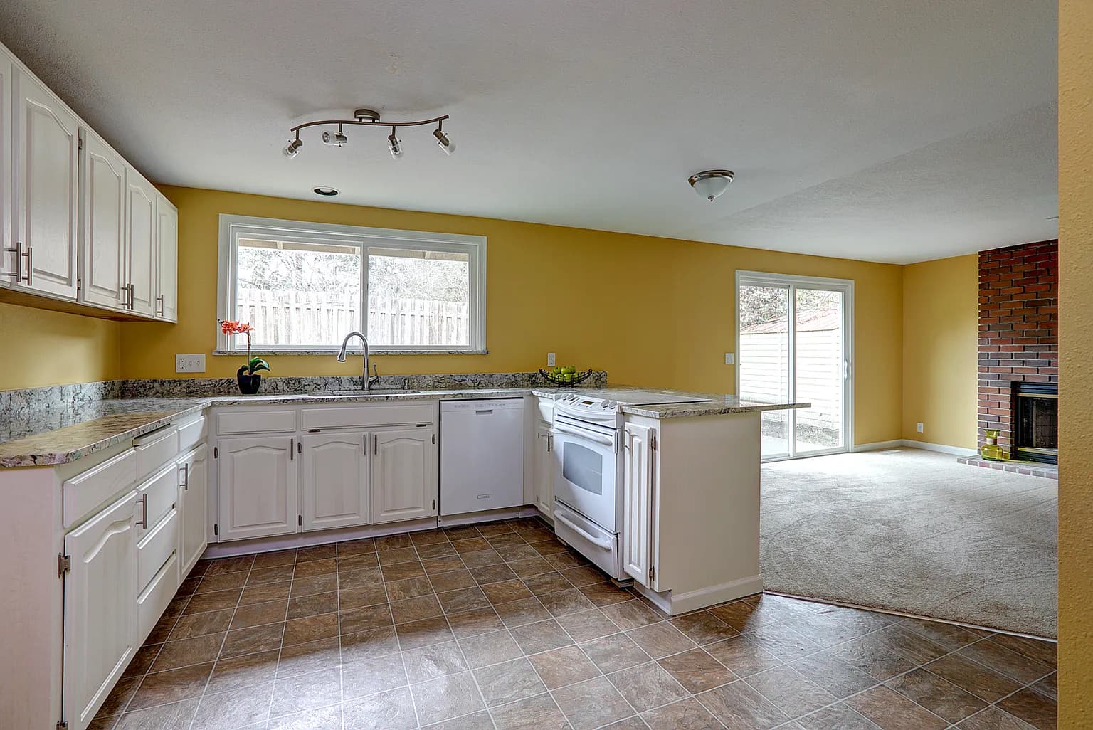 17655 SW Marty Ln - Thumbnail 5