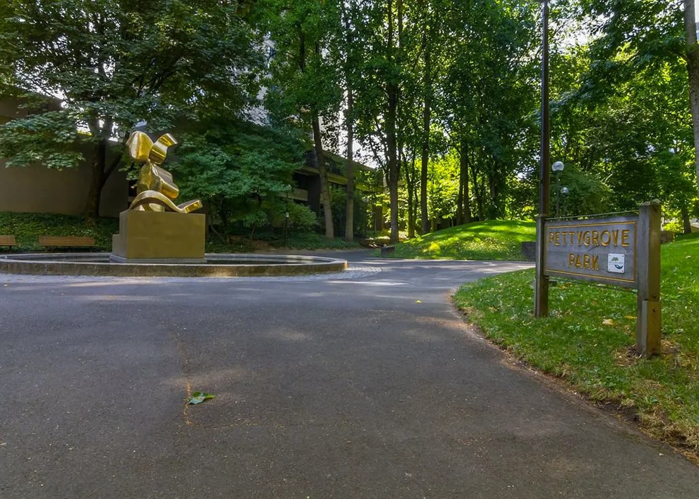 111 SW Harrison St APT 2C - Thumbnail 6