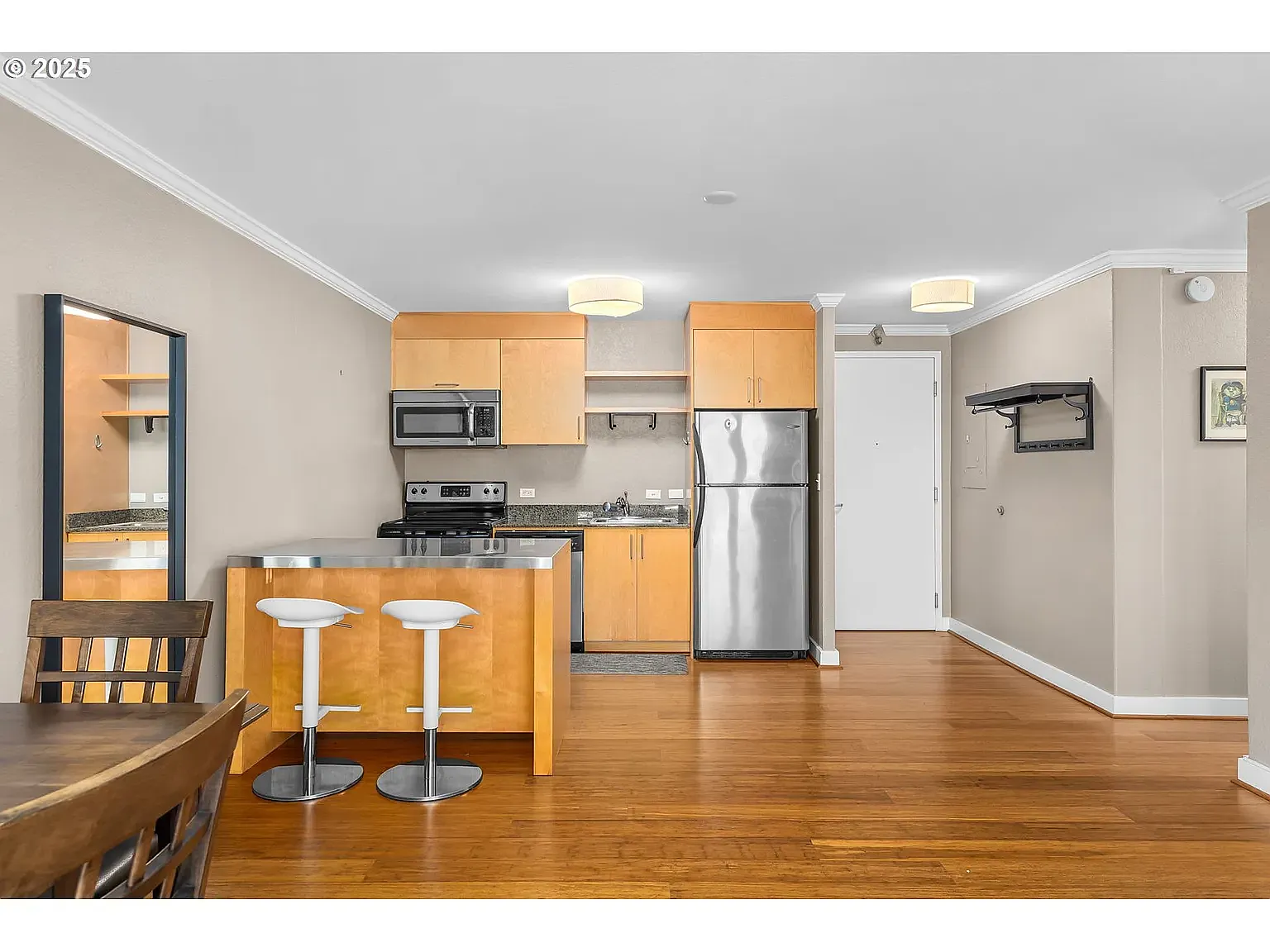 255 SW Harrison St APT 4C - Thumbnail 4