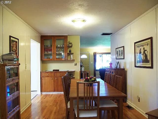 9831 SE 44th Ave - Thumbnail 5