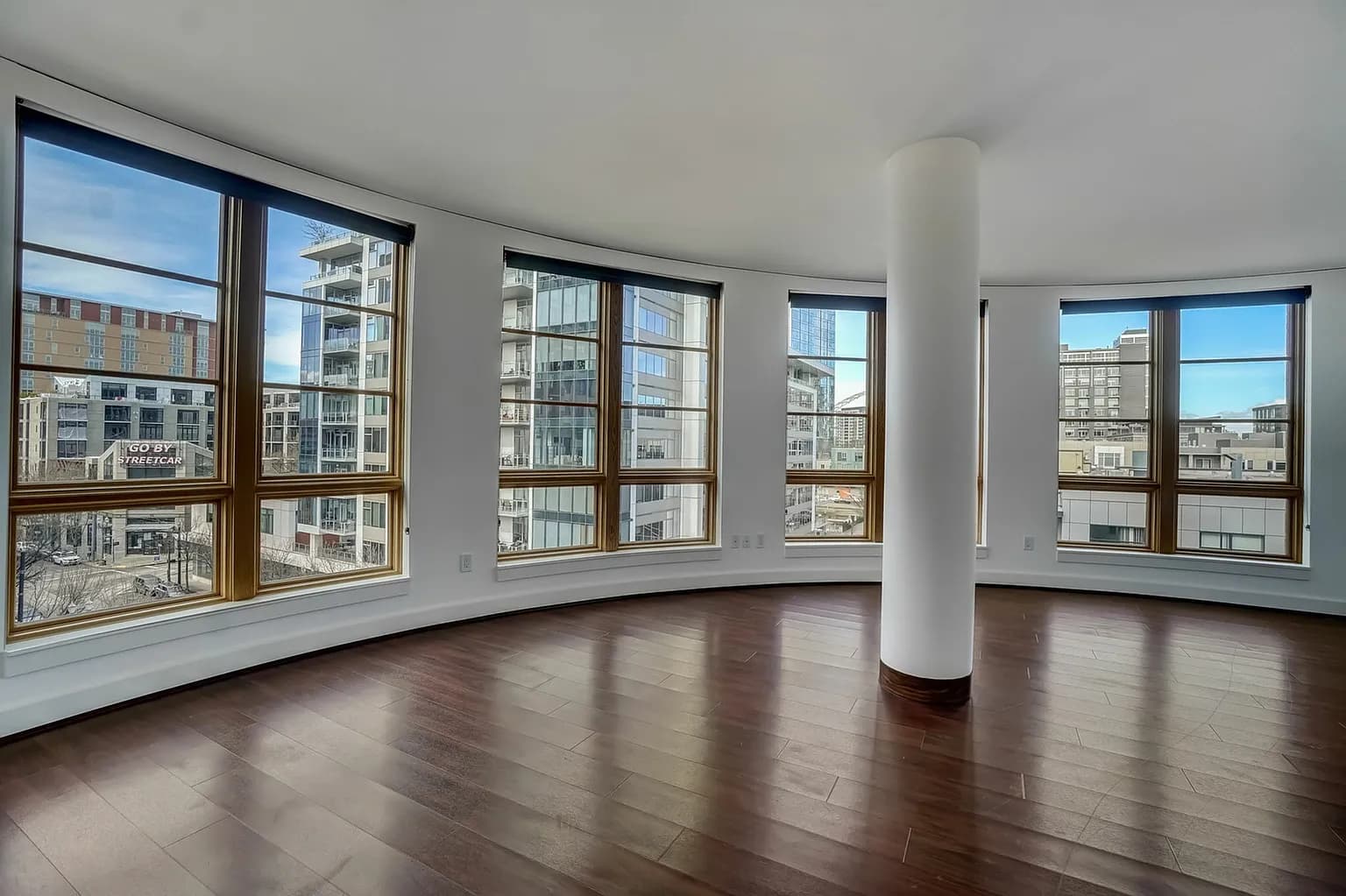 900 NW Lovejoy St #1-906 - Thumbnail 3