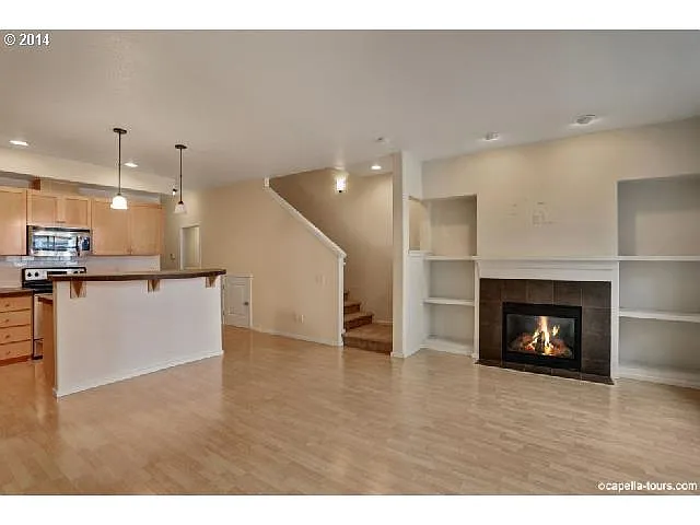 2304 NW Redelfs Way - Thumbnail 5