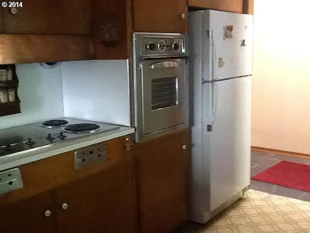 2221 Sylvan Way - Thumbnail 4