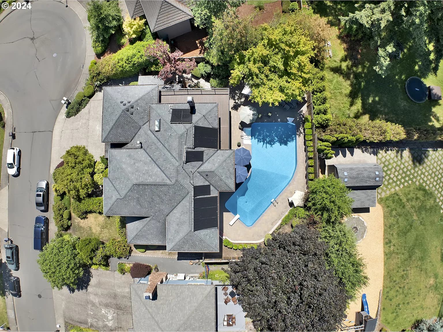 1322 Stonehaven Dr - Thumbnail 3