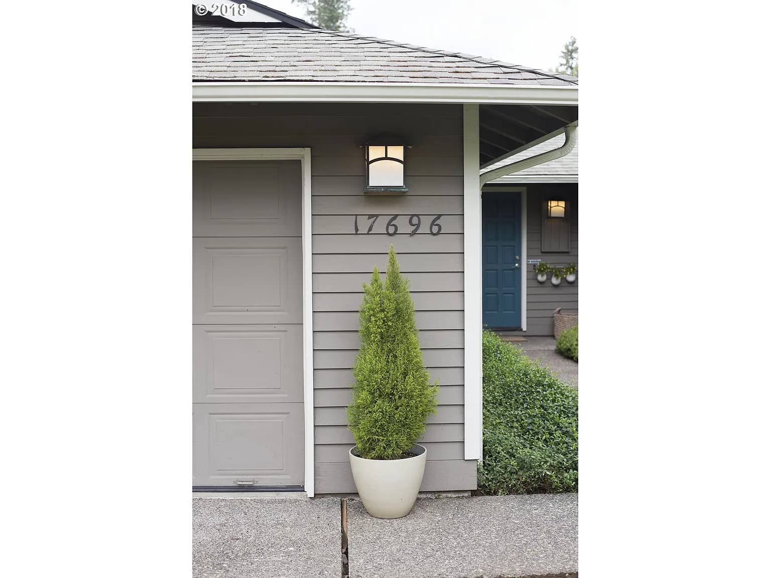 17696 SW Janell Ct - Thumbnail 2