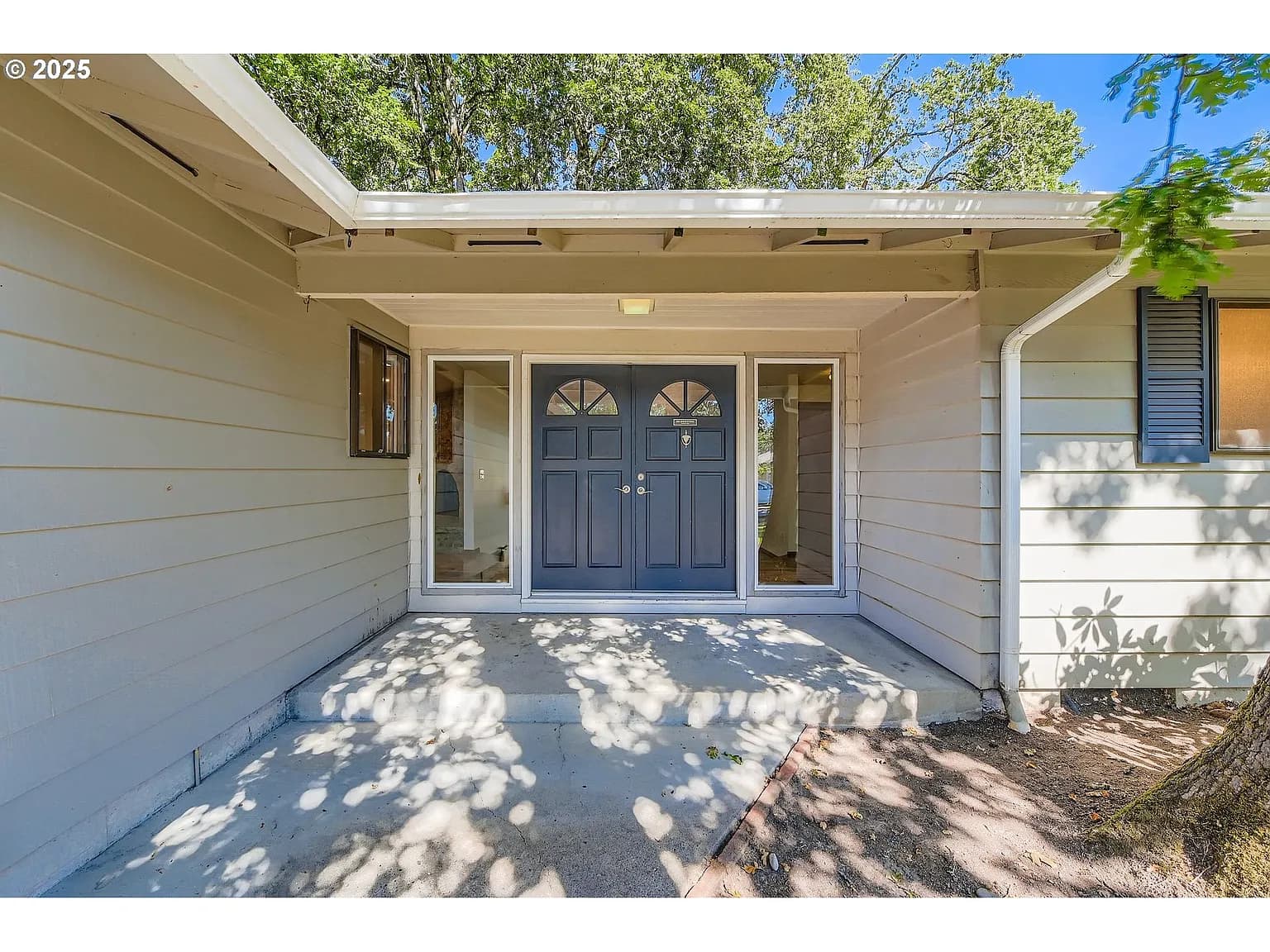 5335 SE Roethe Rd - Thumbnail 4