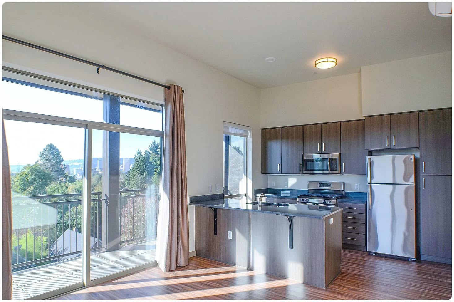 2621 NE 7th Ave APT 607 - Thumbnail 4