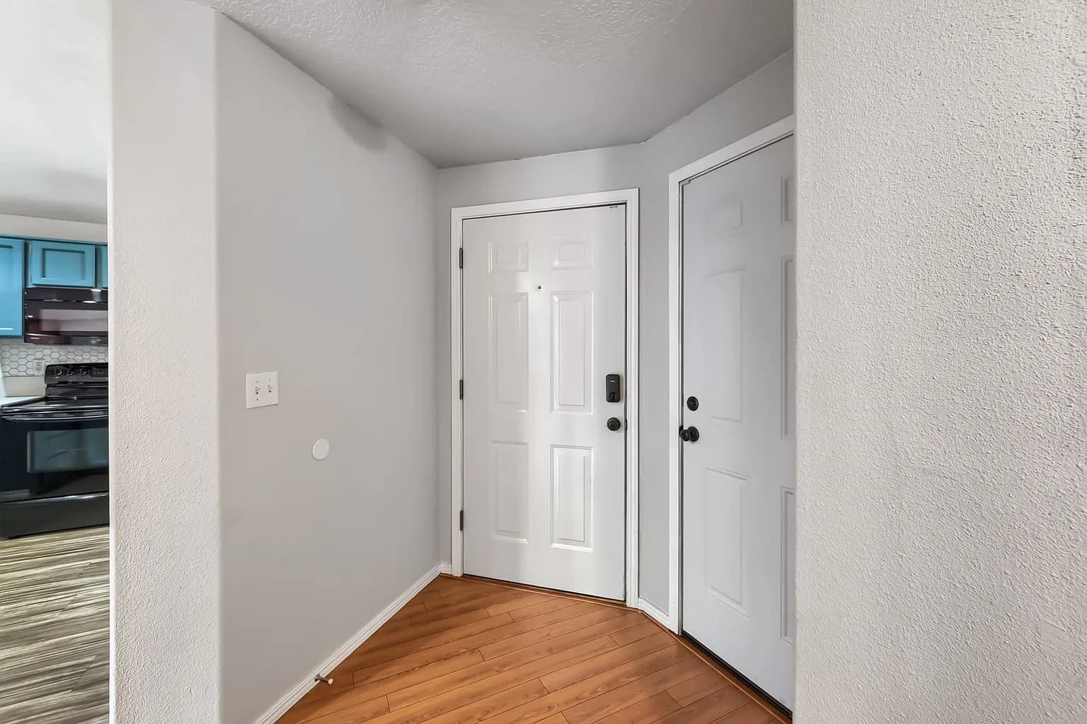 4605 SW 164th Ter - Thumbnail 3