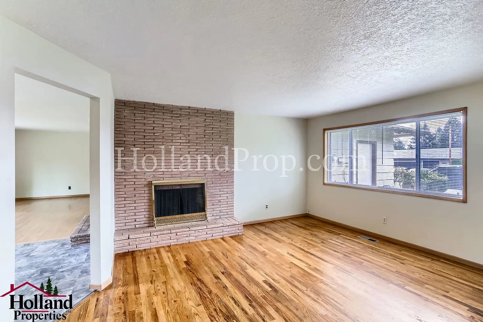 12155 SW Summer St - Thumbnail 5