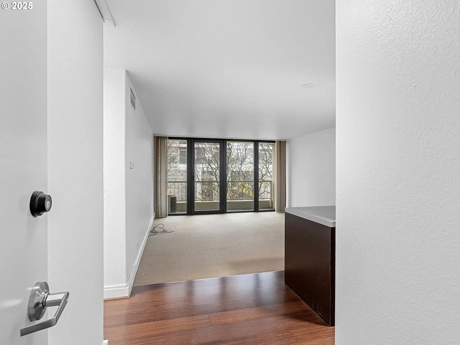 255 SW Harrison St APT 3C - Thumbnail 6