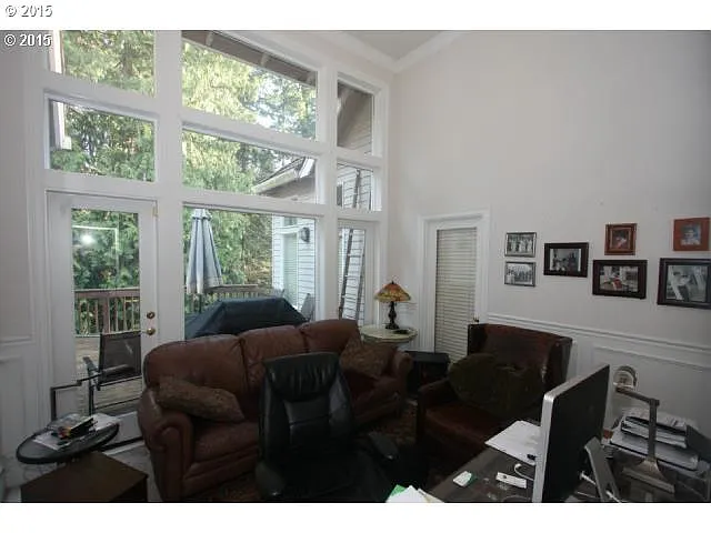 2254 Parkview Ct - Thumbnail 2
