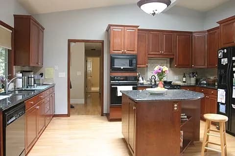 18687 Upper Midhill Dr - Thumbnail 3