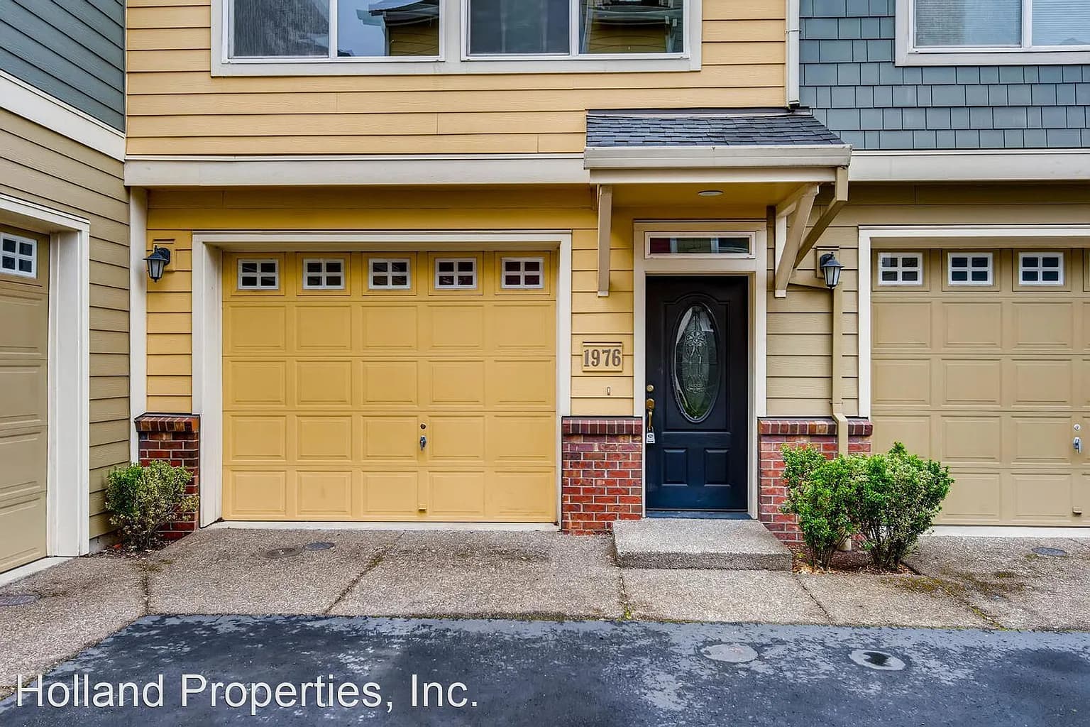 1976 NW Florence Ave - Thumbnail 4