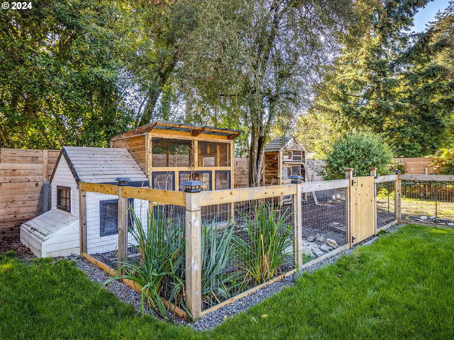 12220 SW Summer St - Thumbnail 5