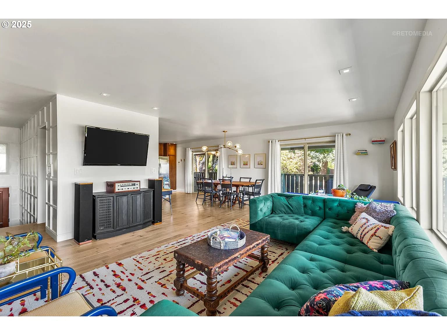 2090 Valley View Dr - Thumbnail 5