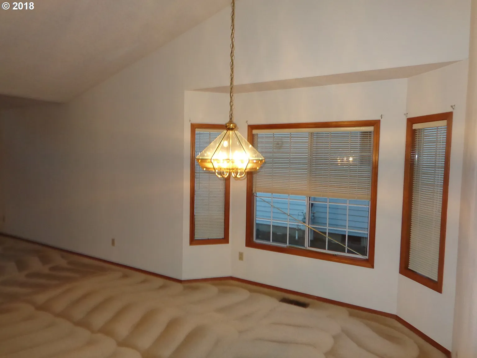 12348 SW Millview Ct - Thumbnail 6