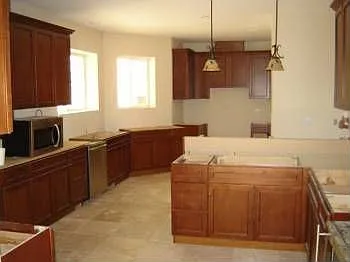 17922 Hillside Dr - Thumbnail 3