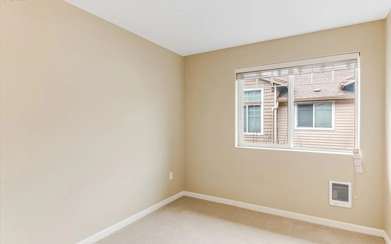 1819 NE 101st Ave UNIT 201 - Thumbnail 3