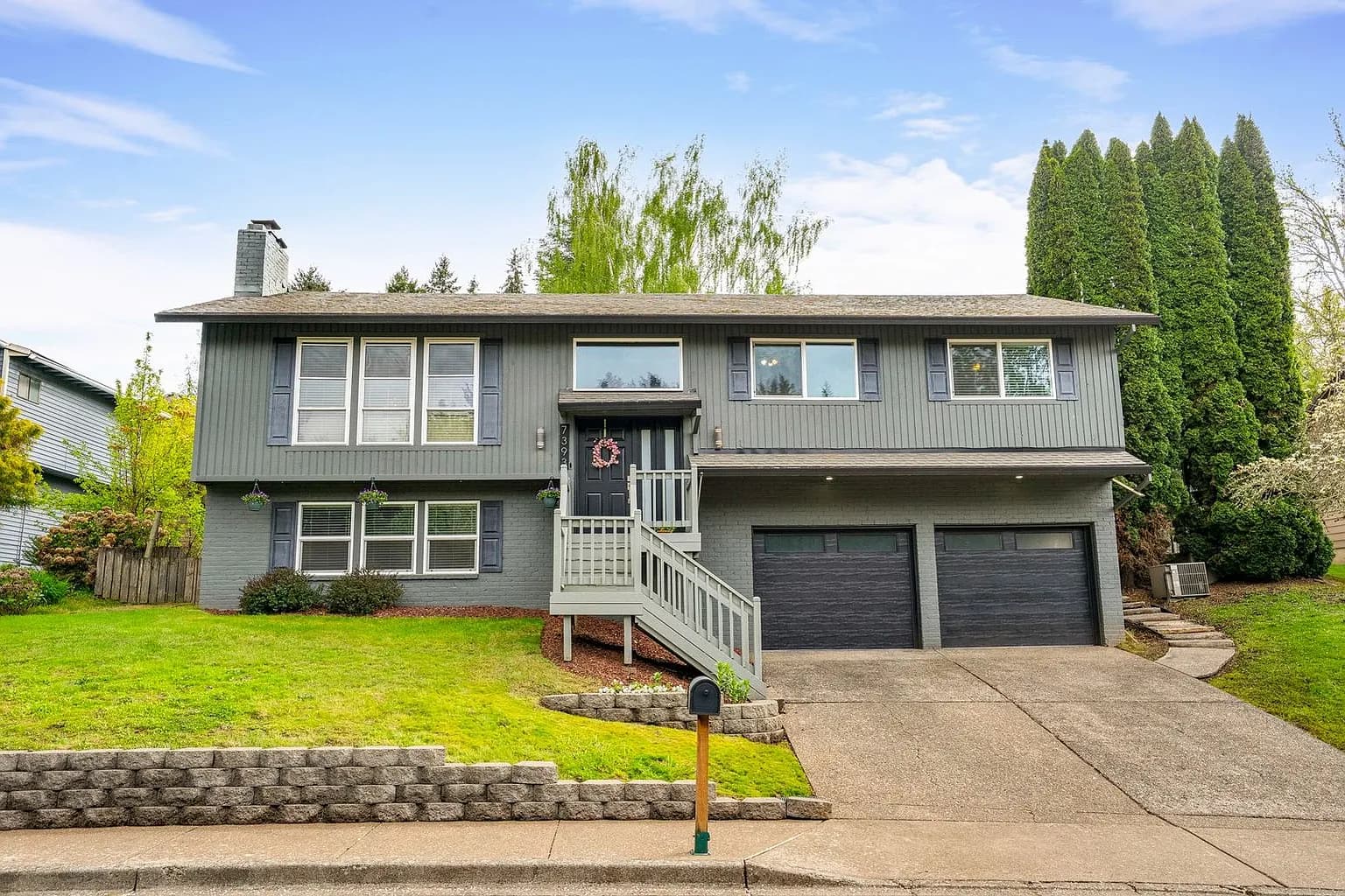 7393 SW Bayberry Dr - Thumbnail 2