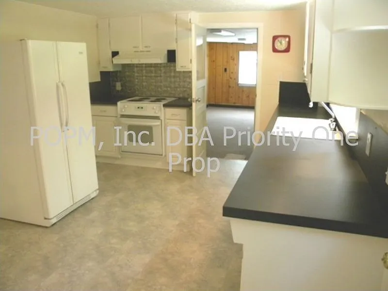 18255 Willamette Dr - Thumbnail 4