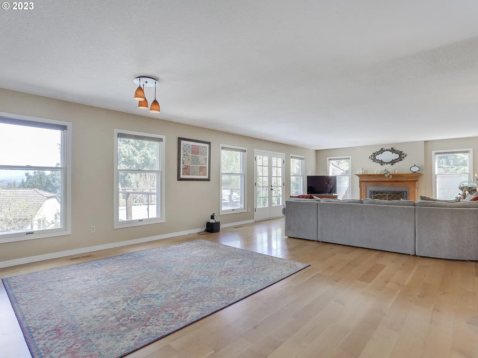 2140 Valley Ct - Thumbnail 5